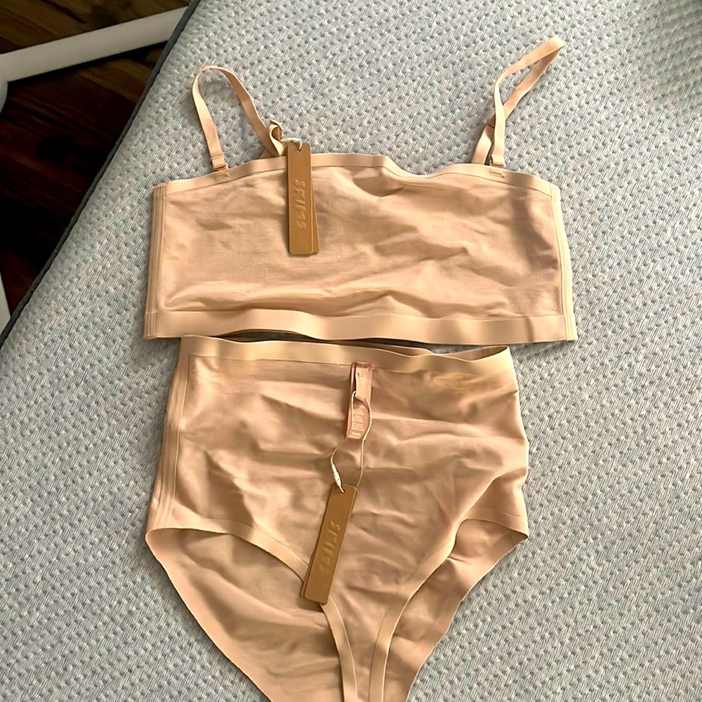Skims nude set